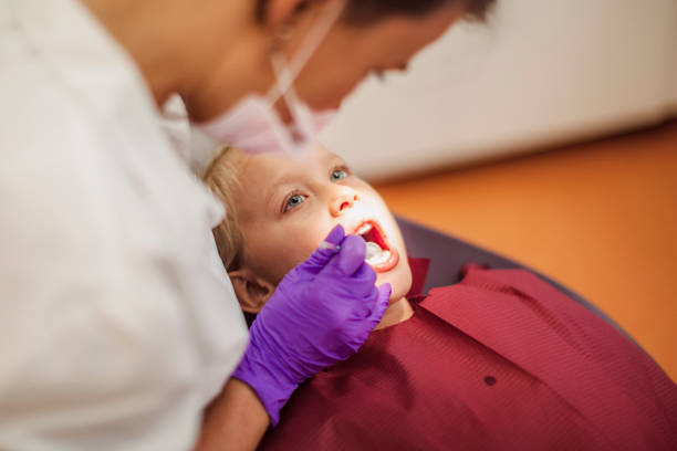 Best Emergency Tooth Extraction  in Mercedes, TX